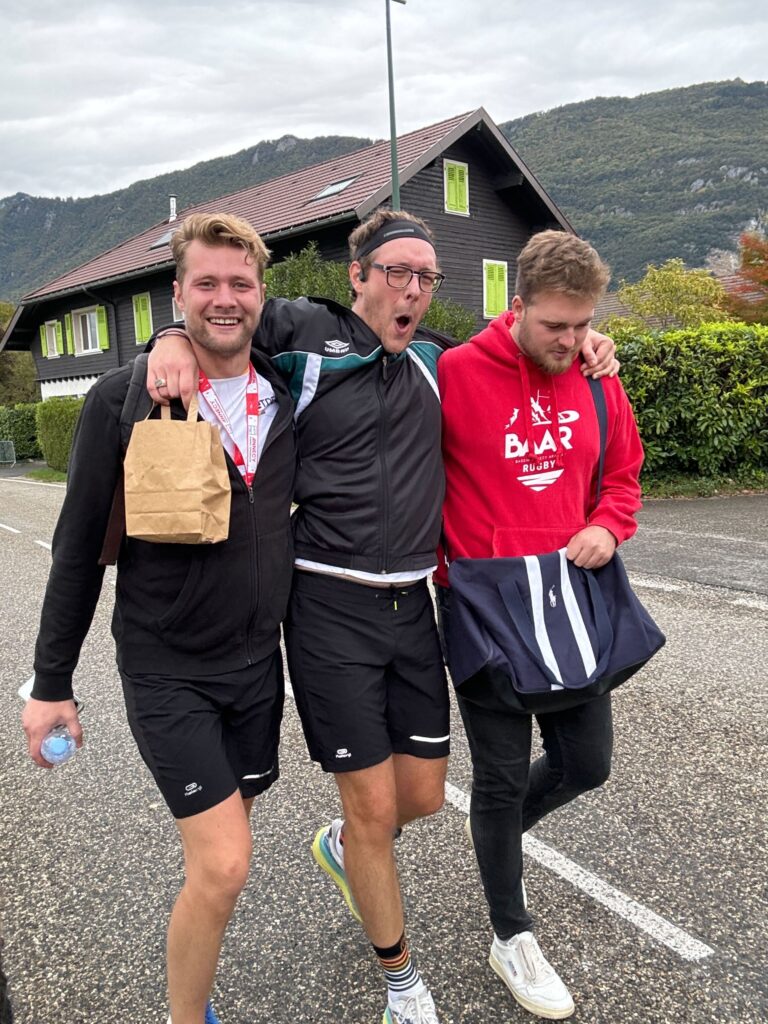 John obtient la note de 12/10 pour sa première participation au semi marathon du lac d'Annecy